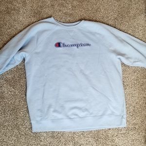 Champion crew neck. Is too big